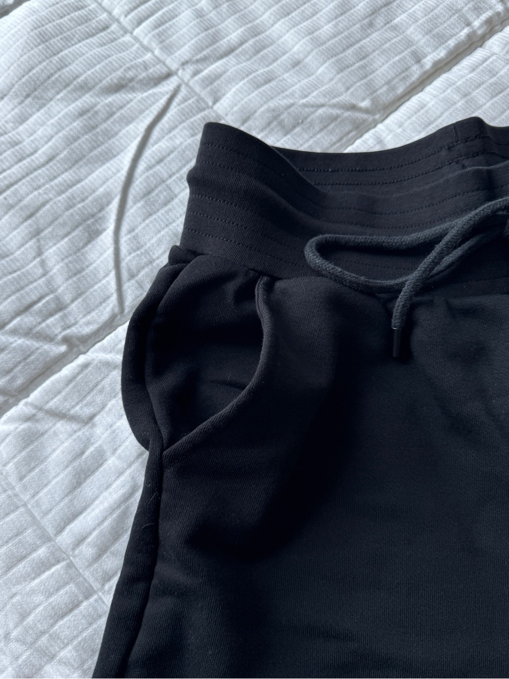 Alo yoga black loungewear shorts size M - Picture 5 of 10